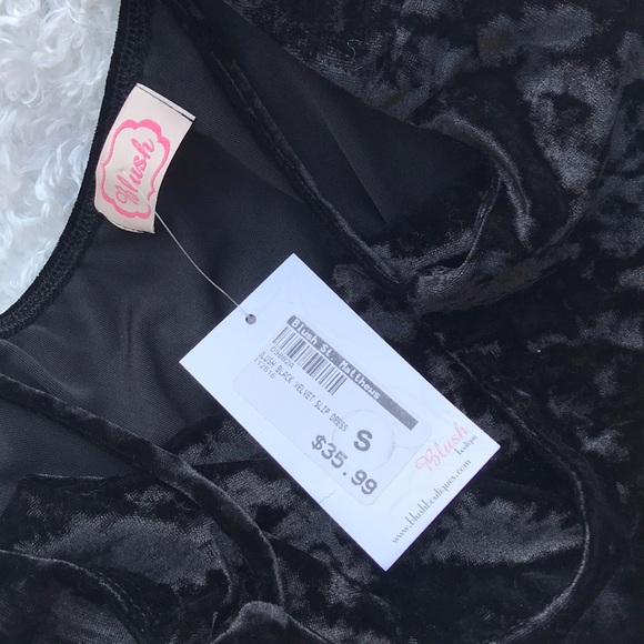 Black crushed velvet slip dress - Picture 3 of 3